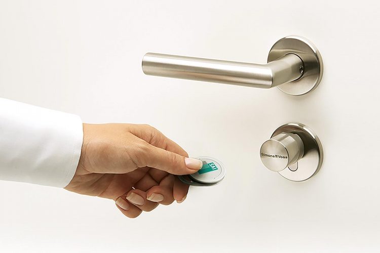 Schlüssellos: Die elektronischen Smart Intego Schließzylinder der betreffenden Räume können ohne Schlüssel geöffnet werden.