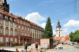 Entwässerung: Der Marktplatz im südhessischen Erbach im Odenwald bei der Sanierung 2017 - „ACO DRAIN Multiline Seal in“ schützt Gewässer und Bauten
