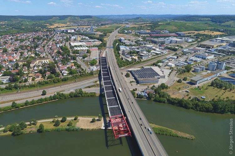 Brückenbau: Der Ausbau auf sechs Fahrstreifen – drei in Richtung Mannheim und drei in Richtung Nürnberg – sowie der Neubau des 137 Meter langen Neckartalübergangs werden einen großen Nutzen für alle Beteiligten bringen.