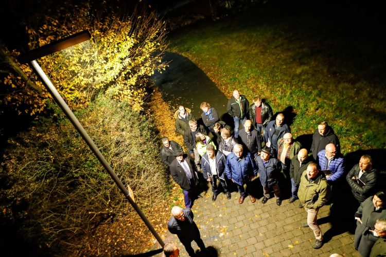 Leuchtendes Beispiel für alle Kommunen im Freistaat: Bayerns erster Solarlaternenpark eröffnet