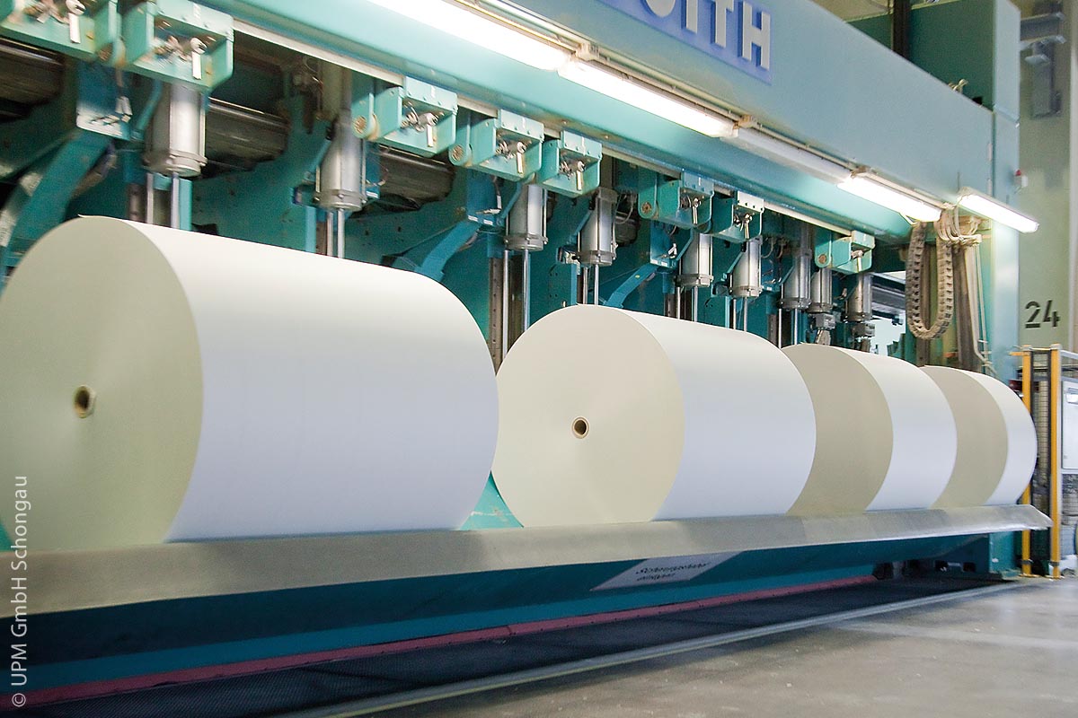 Papierherstellung bei der UPM GmbH im Werk Schongau