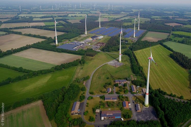 Der Bioenergiepark von Saerbeck arbeitet in kommunaler Eigenregie mit einem Nutzungsmix aus regenerativen Energien von Sonne, Wind und Biomasse. Sieben Windenergieanlagen, zwei Biogasanlagen und ein Photovoltaikpark sichern eine Gesamtleistung von 29 Megawatt.