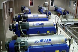 Der Deca-Press-Dekanter von Hiller zur Schlammentwässerung und Eindickung auf der Kläranlage im ungarischen Debrecen