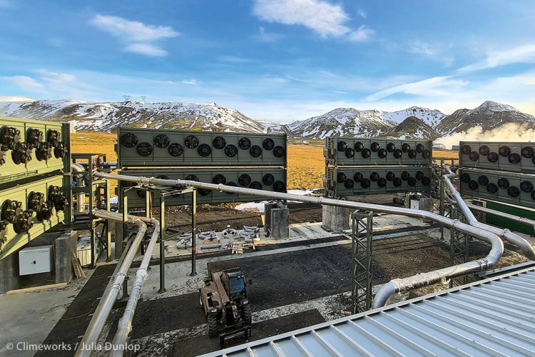 Ein pfiffiger Beitrag zur Energiewende ist eine Kohlendioxid-Abscheidungsanlage. Diese steht auf Island.