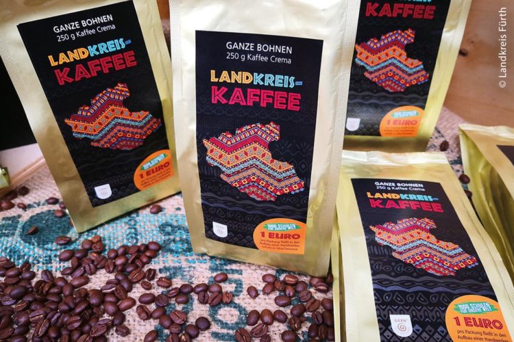 Der fair-regionale „Landkreiskaffee“ wird über die GEPA und das Fair-Handelszentrum Cawela in Cadolzburg aus Tansania importiert.