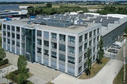 In Puchheim verbleibt die bisherige Zentrale von Proton Motor, während in Fürstenfeldbruck (im Bild) ein neuer Standort entsteht.