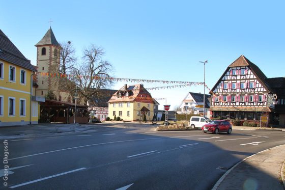 Straße, die durch Beffendorf führt