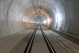 Der Feuerbach-Tunnel Achse 252: Als intelligenter Bestandteil der Befahrbarkeitsplatten beim DB-Projekt Stuttgart/Ulm sorgt Concrix ES von Fabrino für maximale Materialsicherheit.