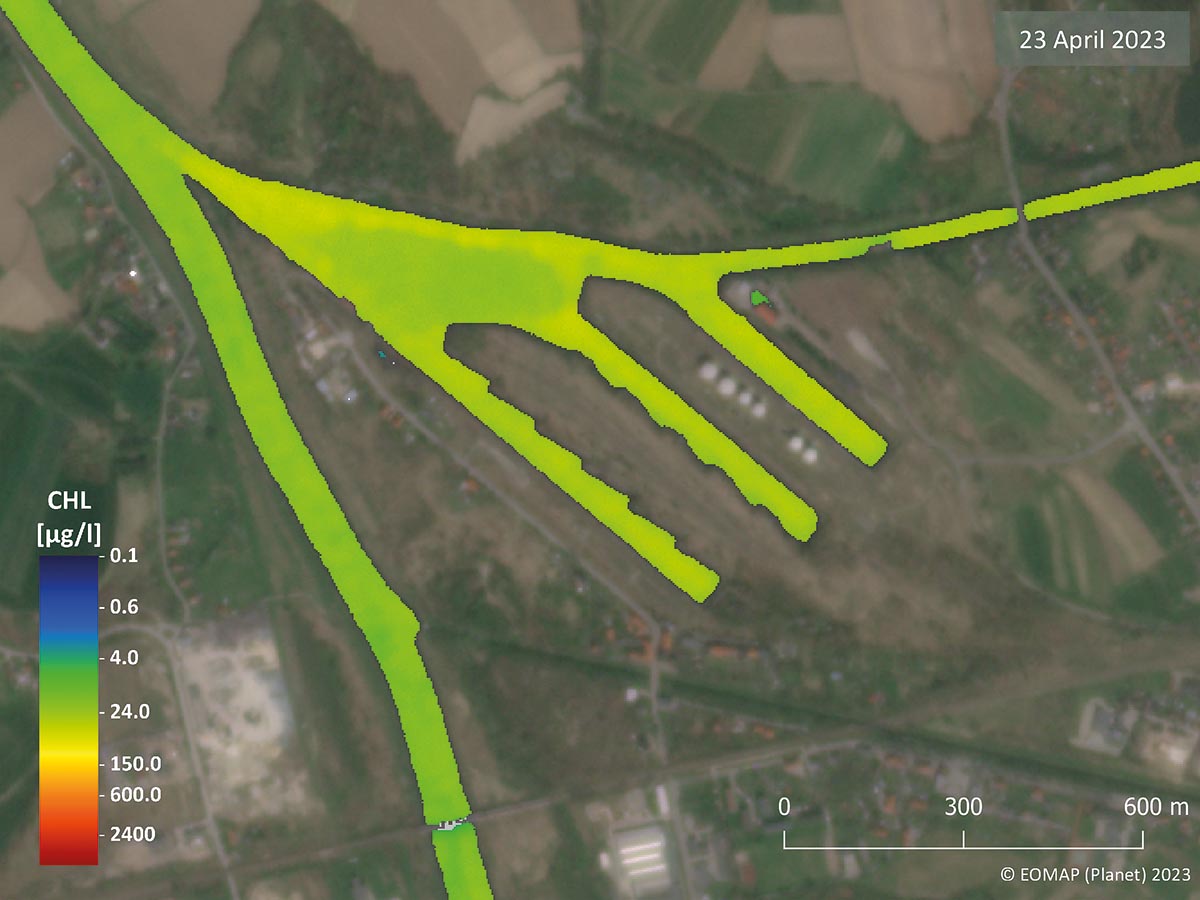 RGB-Satellitenbild der Algenkonzentration im Gliwice-Kanal (Polen)