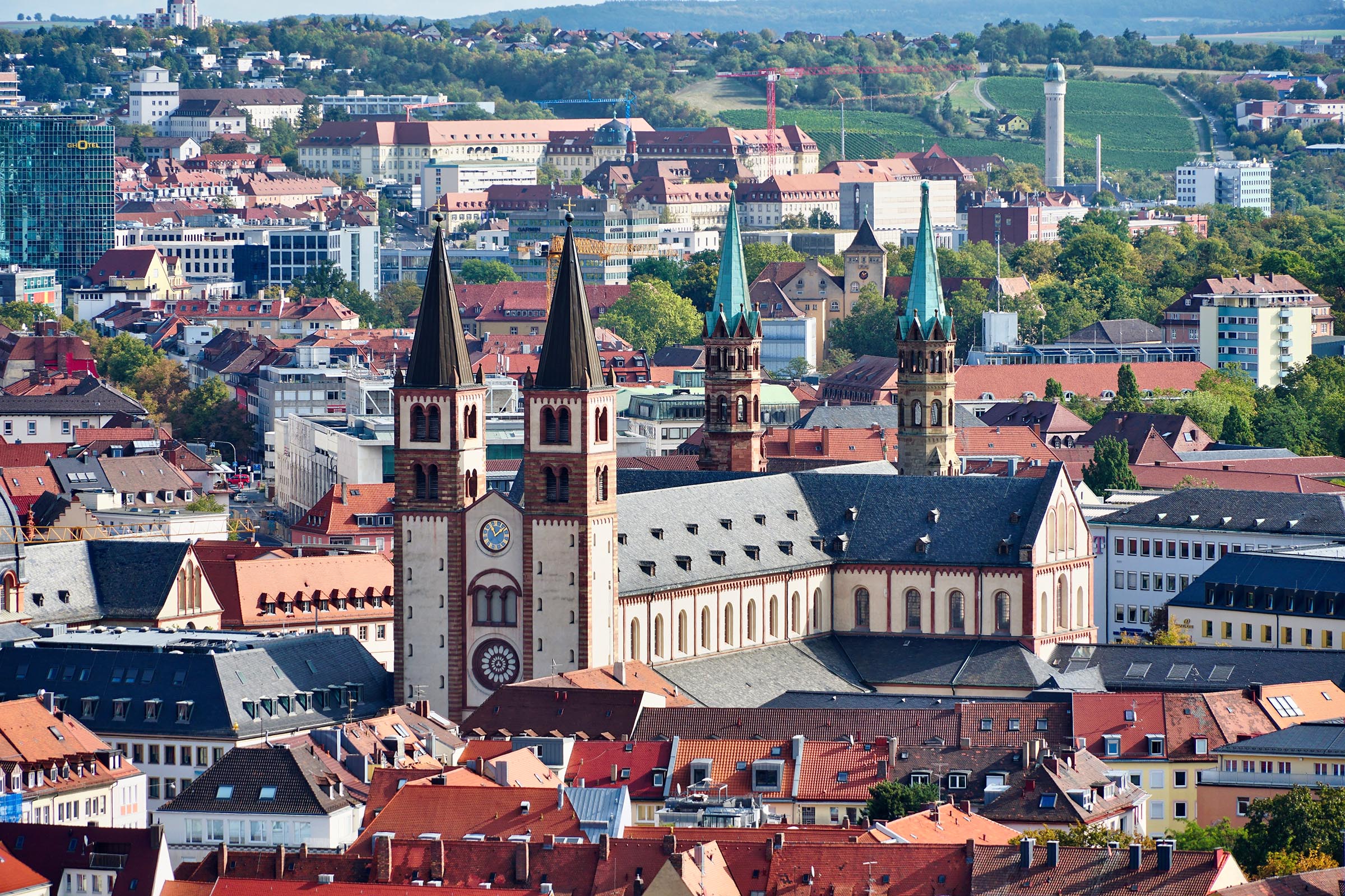 Luftbild von Würzburg mit dem St-Kilians Dom