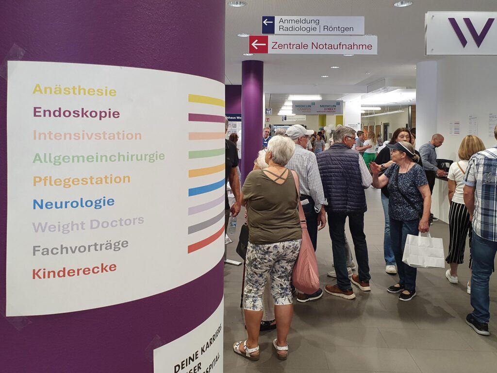 Innenansicht des Bürgerspitals in Wertheim am „Tag der offenen Tür“ am 20. September 2025: Die Bevölkerung interessierte sich sehr für ihr frisch saniertes Bürgerspital in Wertheim.