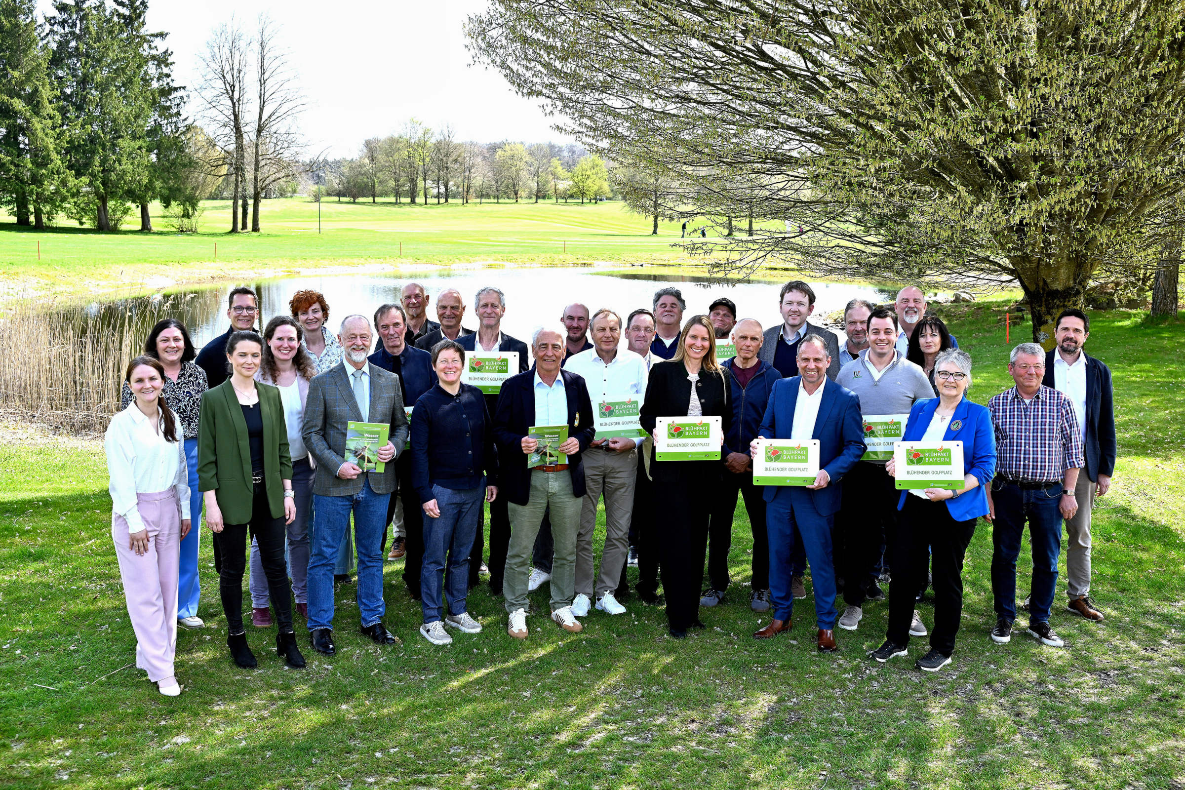 Auszeichnung der Veranstaltung Blühende Golfplätze in Bayern.