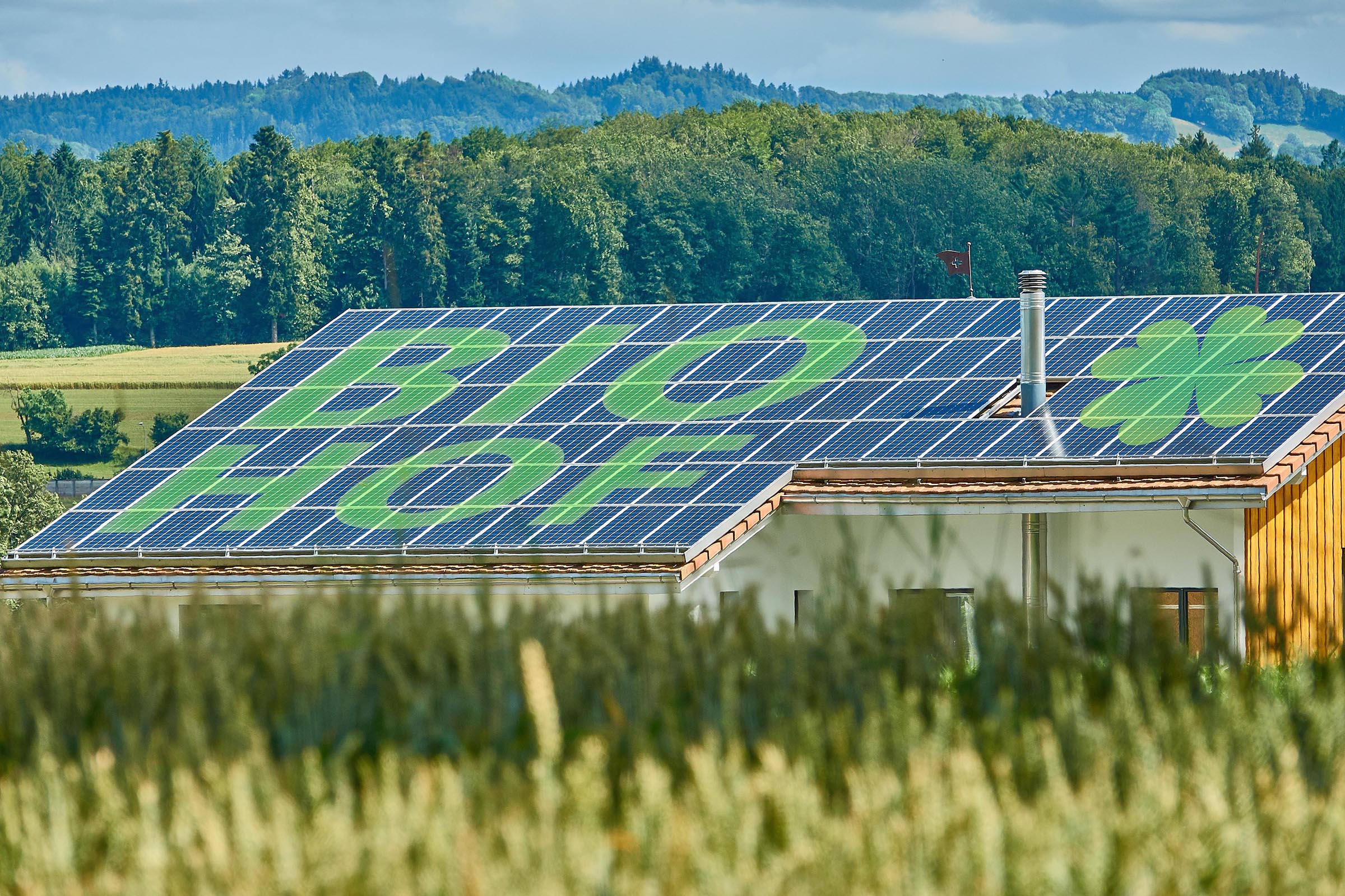 Bauernhofgebäude mit Photovoltaikanlage