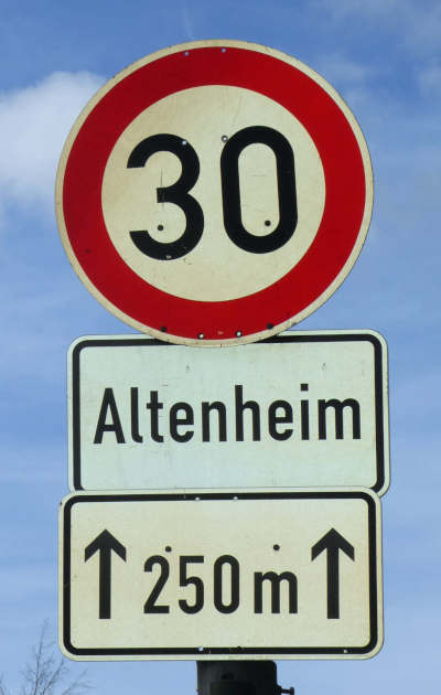 Tempo 30 schützt Kinder, Senioren und alle anderen.