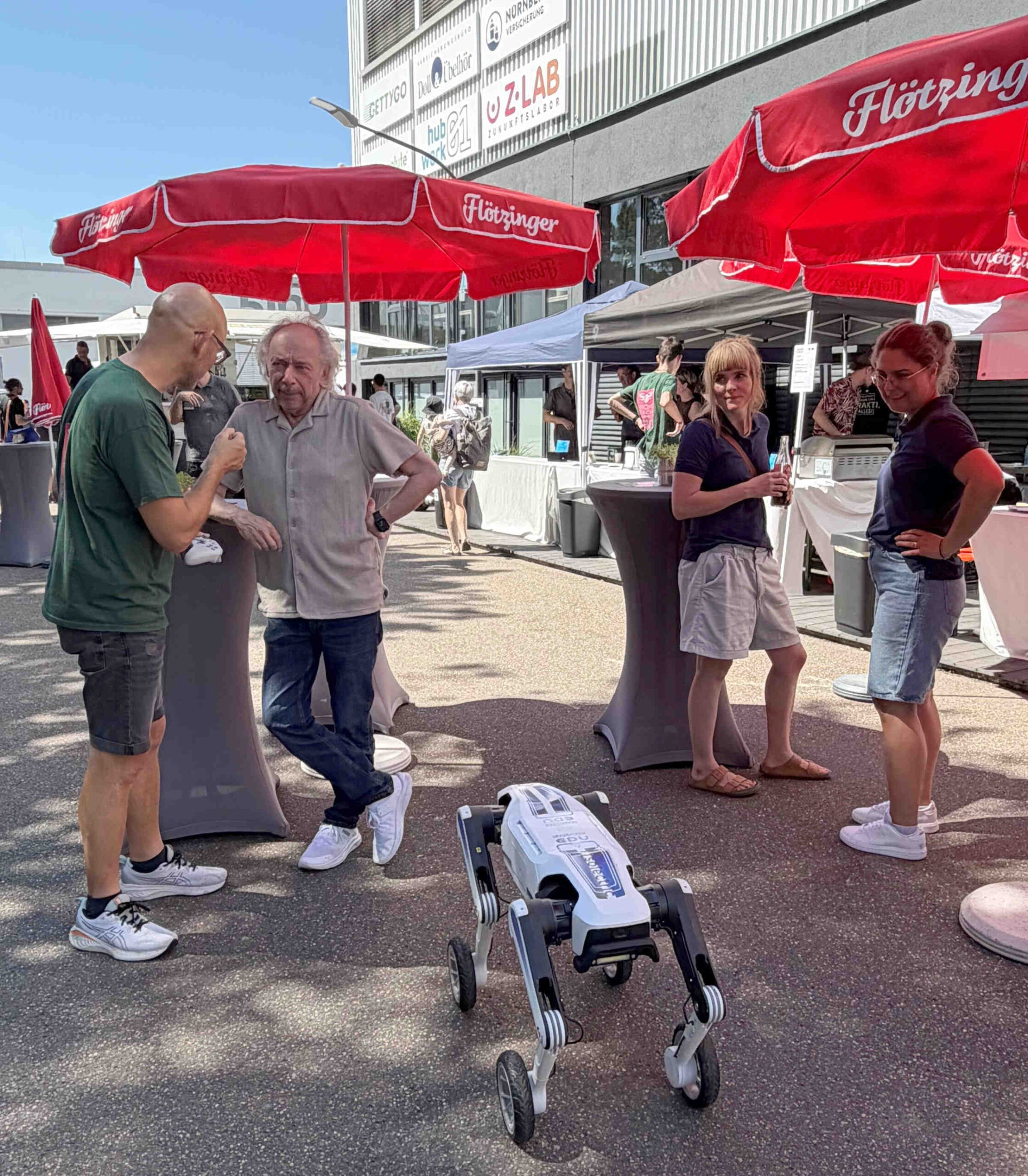 Spaziergang mit Roboterhund: Moderne Technik schafft Begeisterung für MINT-Themen am Z-Lab.