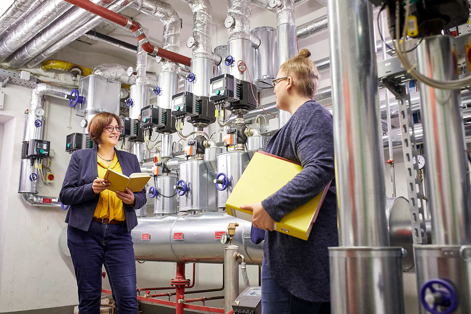 In Karlsruhe wird Fernwärme als wichtiger Baustein für die Wärmewende und den kommunalen Energieleitplan ausgebaut, etwa mit Fernwärme für die Pestalozzischule.