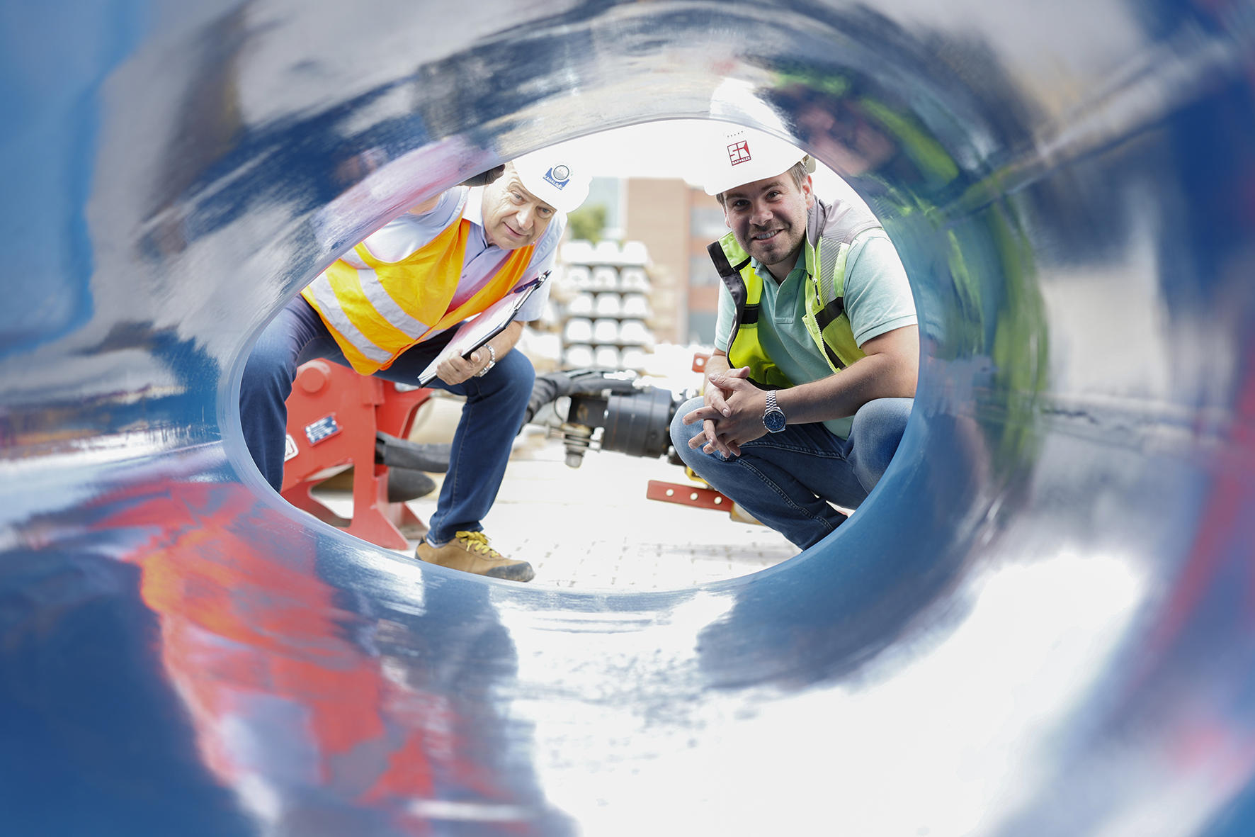 Qualitätsstandards dauerhaft im Unternehmen zu verankern und gleichzeitig die fachliche Kompetenz der Mitarbeitenden kontinuierlich weiterzuentwickeln, stärkt die Wettbewerbsfähigkeit eines Unternehmens.